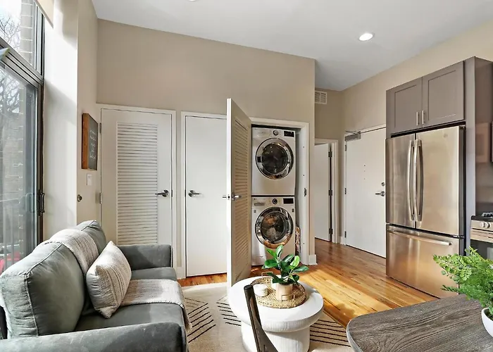 Splendid & Fully Furnished 1br - Broadway 204 Rep Chicago