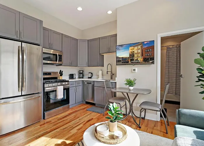 Splendid & Fully Furnished 1br - Broadway 204 Rep Chicago